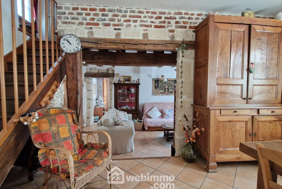 Charmante maison en pierre de 140 m² à Veslud, prête à emménager 
