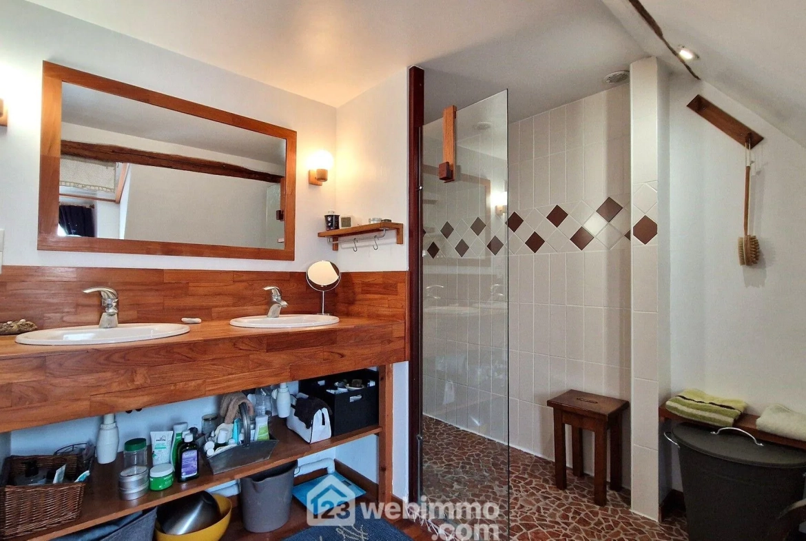 Charmante maison en pierre de 140 m² à Veslud, prête à emménager 