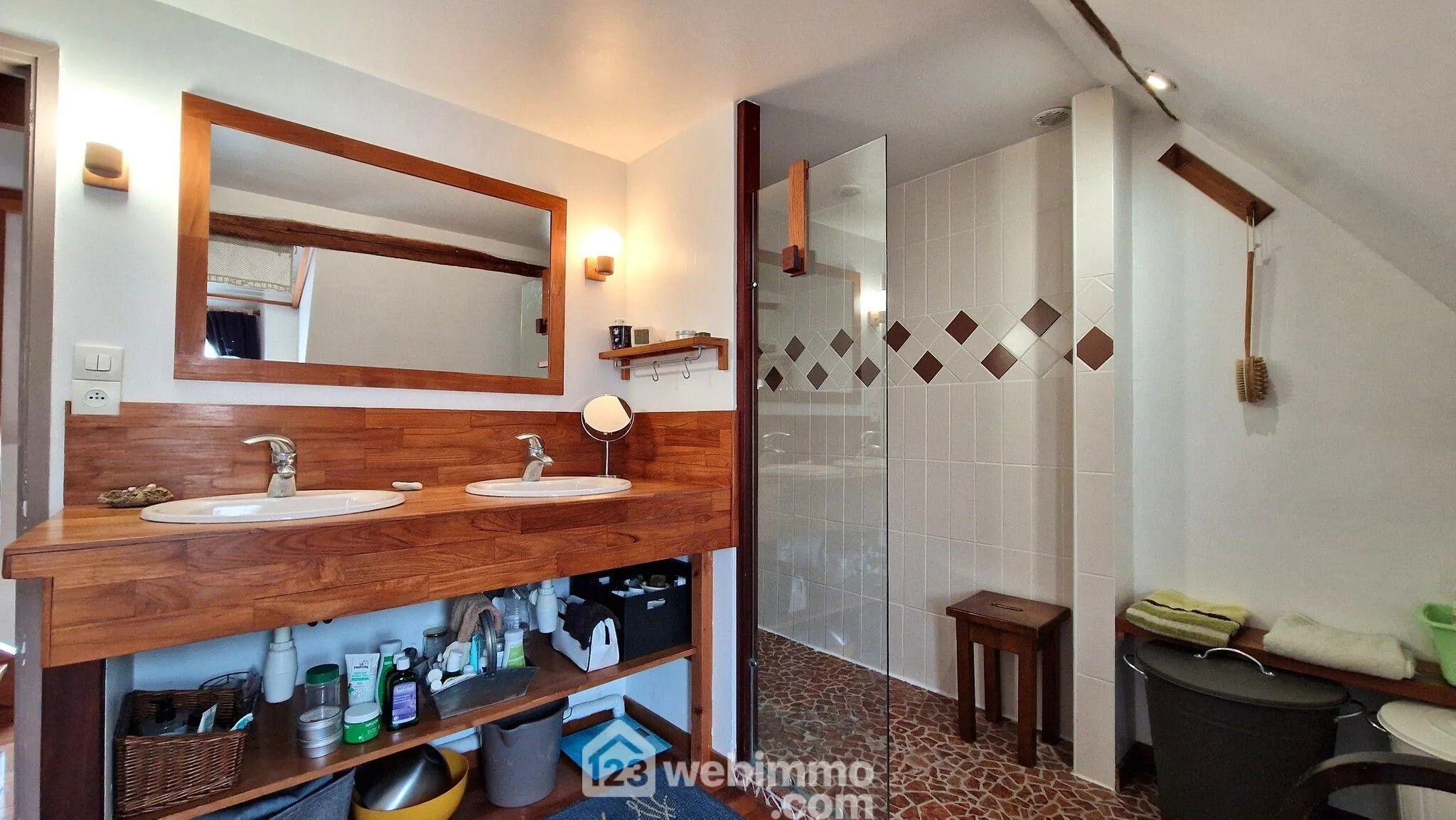 Charmante maison en pierre de 140 m² à Veslud, prête à emménager 