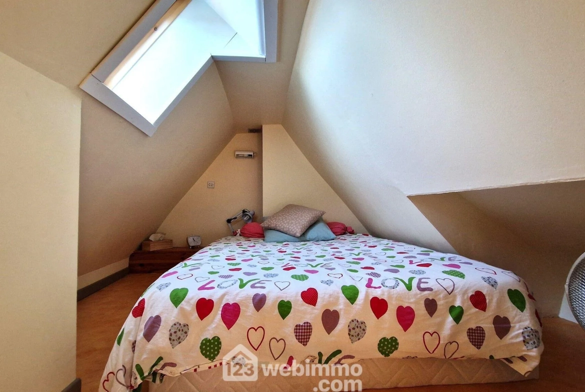 Charmante maison en pierre de 140 m² à Veslud, prête à emménager 