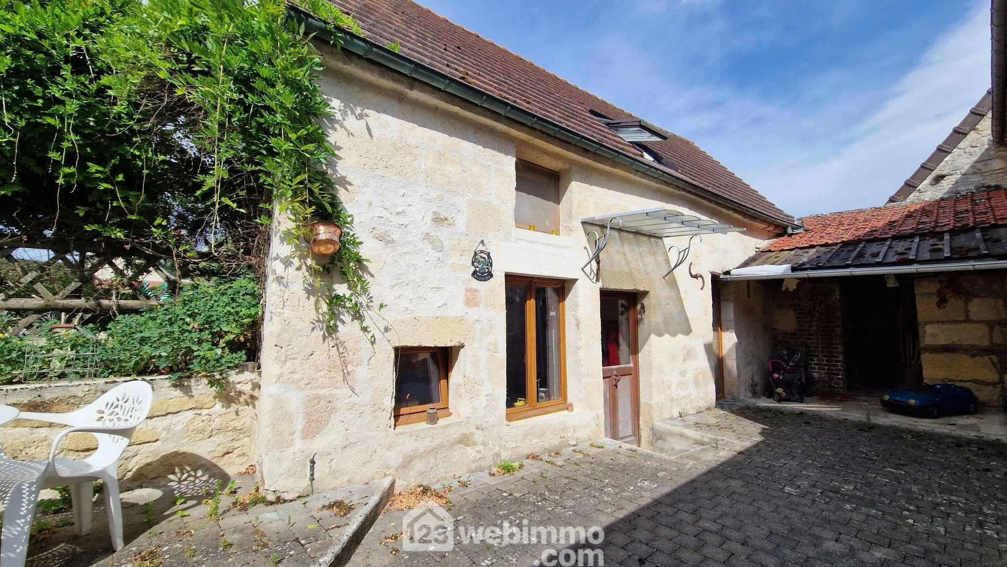 Charmante maison en pierre de 140 m² à Veslud, prête à emménager 