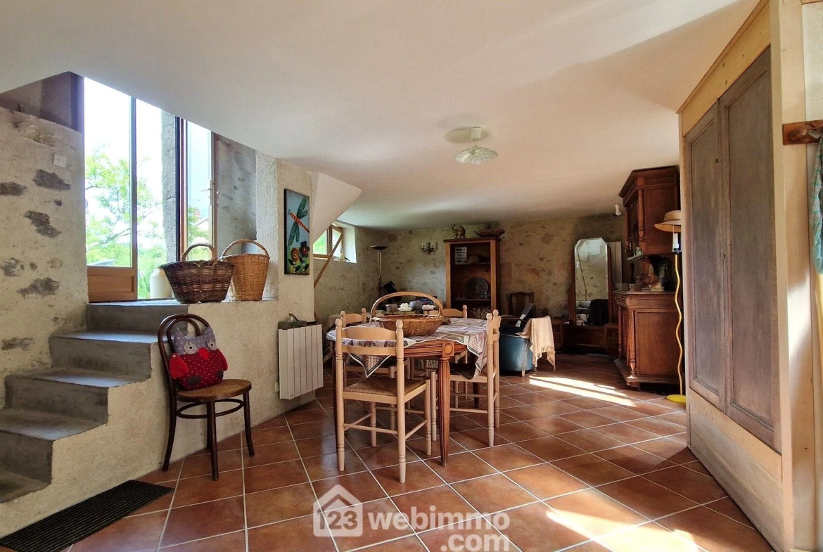 Charmante maison en pierre de 140 m² à Veslud, prête à emménager 