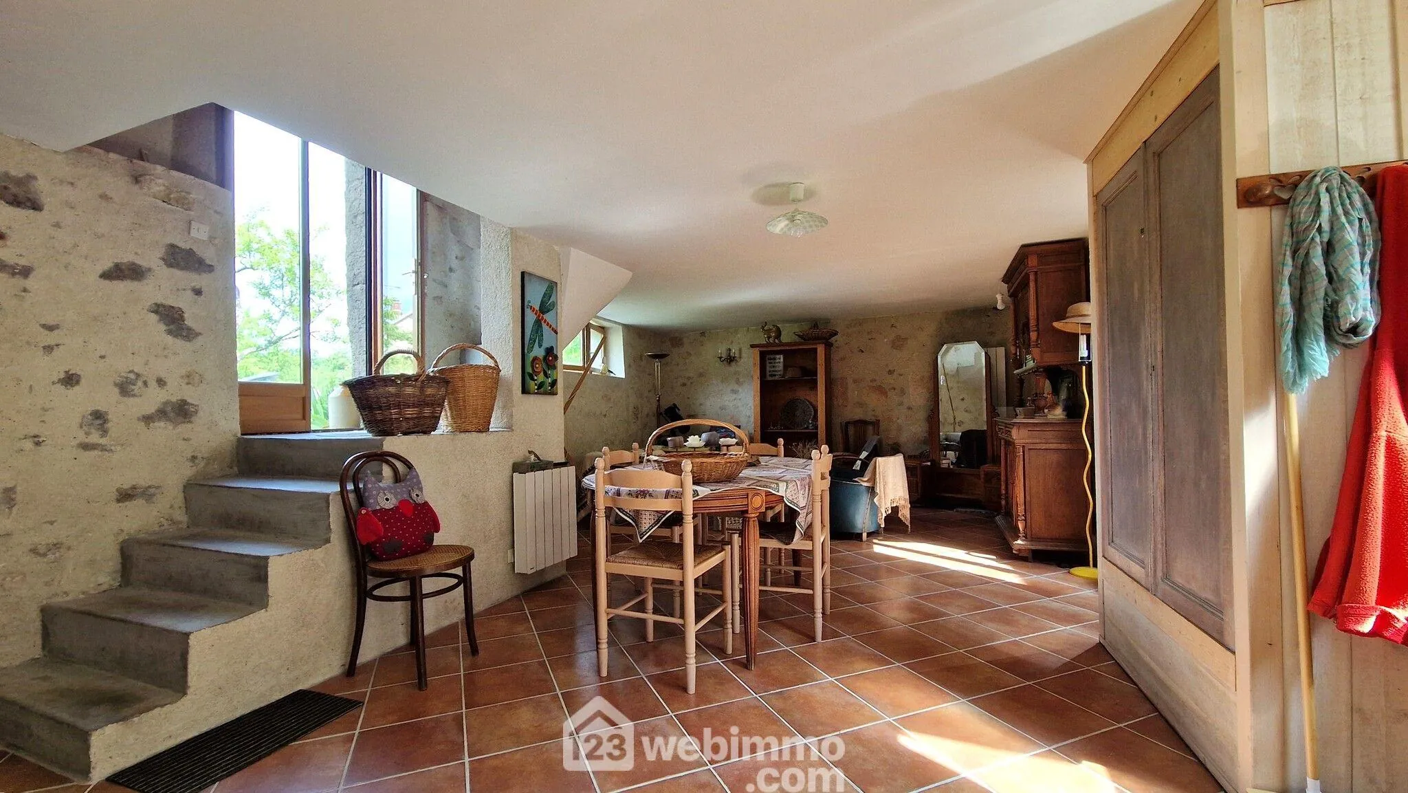 Charmante maison en pierre de 140 m² à Veslud, prête à emménager 