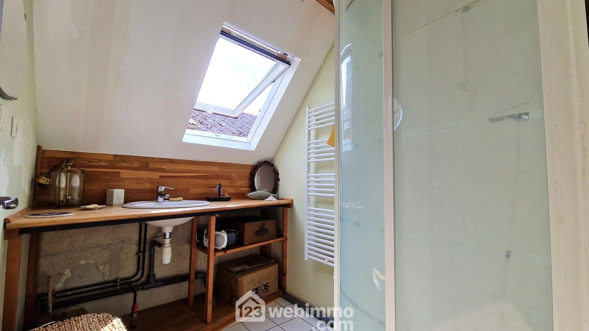Charmante maison en pierre de 140 m² à Veslud, prête à emménager 
