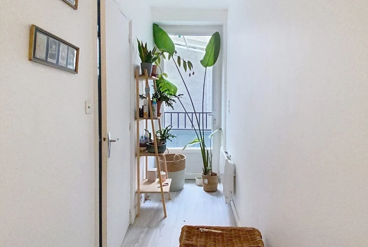 Maison de ville à vendre à Laguèpie - 100 m² avec terrasse et 3 chambres 