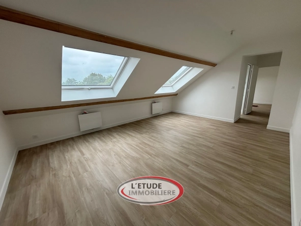 Appartement T2 rénové à Sautron, dernier étage, parking, disponible en 2025