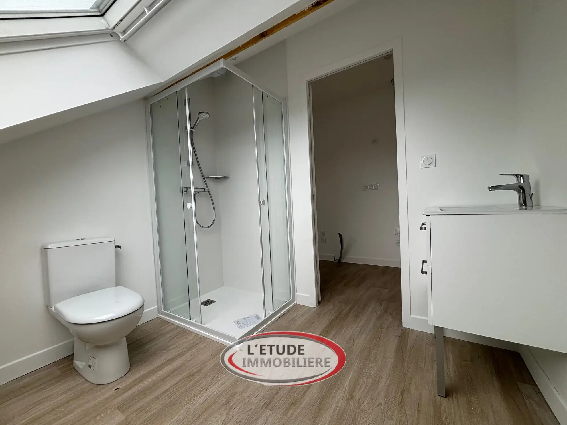 Appartement T2 rénové à Sautron, dernier étage, parking, disponible en 2025 