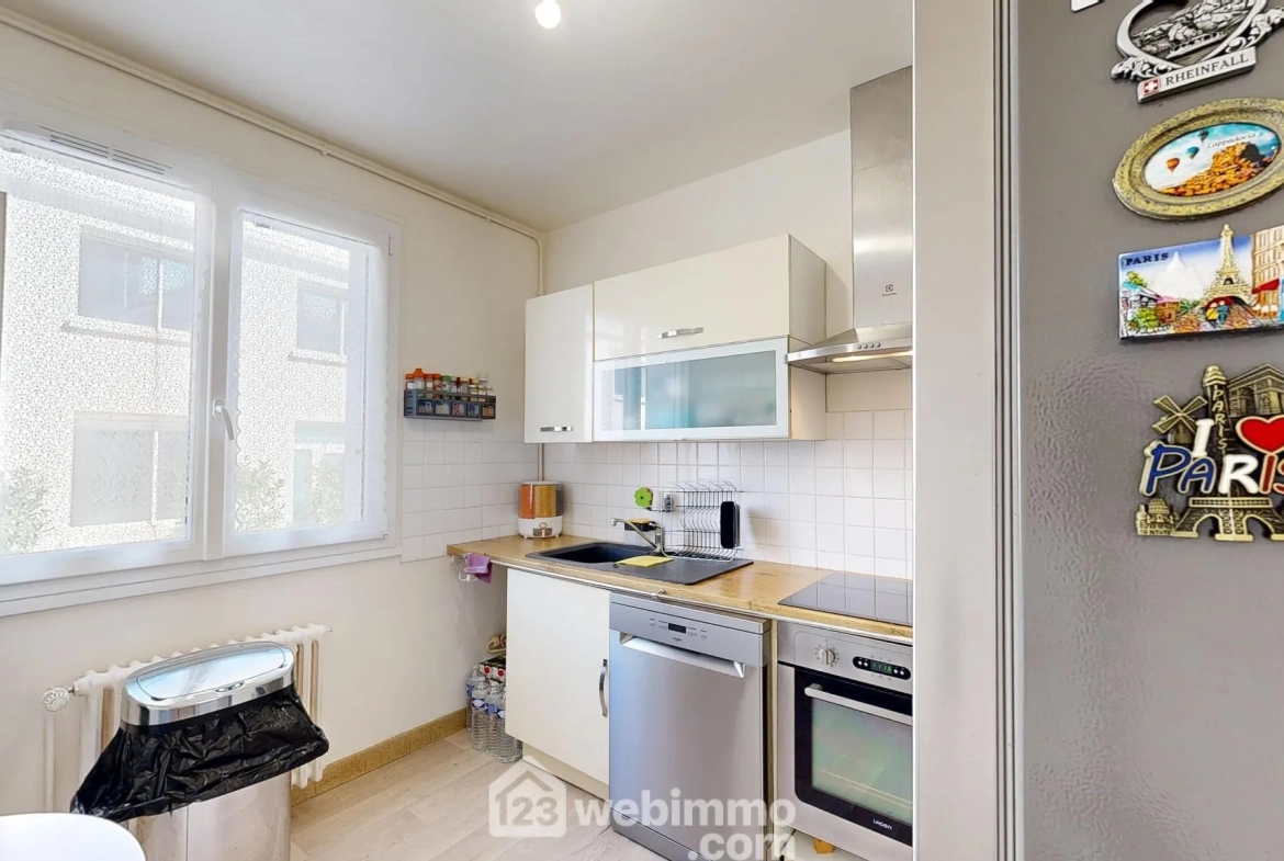Appartement 4 pièces à vendre à Compiègne dans résidence calme avec parking 