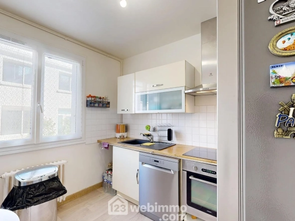 Appartement 4 pièces à vendre à Compiègne dans résidence calme avec parking