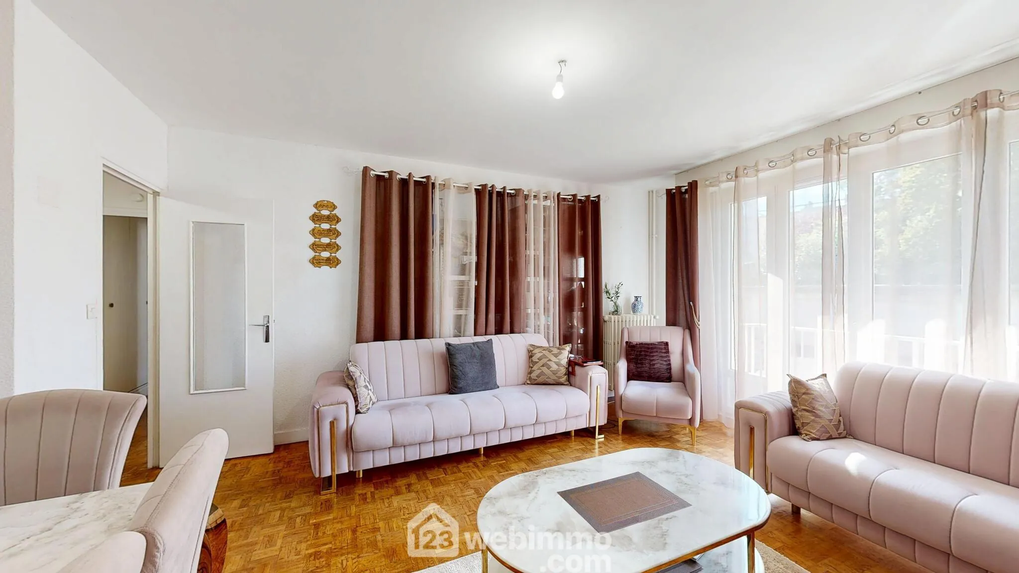 Appartement 4 pièces à vendre à Compiègne dans résidence calme avec parking 