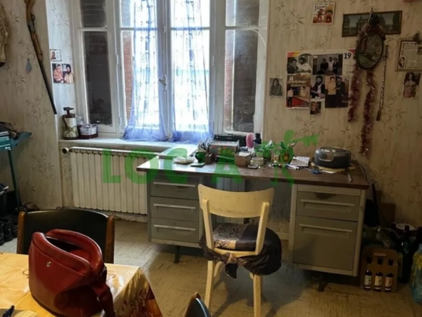 Maison mitoyenne de 75 m² à Genlis à rénover avec jardin