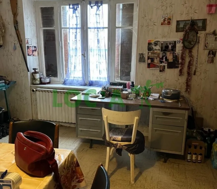 Maison mitoyenne de 75 m² à Genlis à rénover avec jardin 