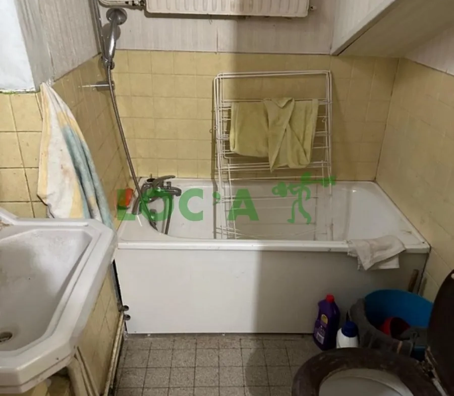 Maison mitoyenne de 75 m² à Genlis à rénover avec jardin 