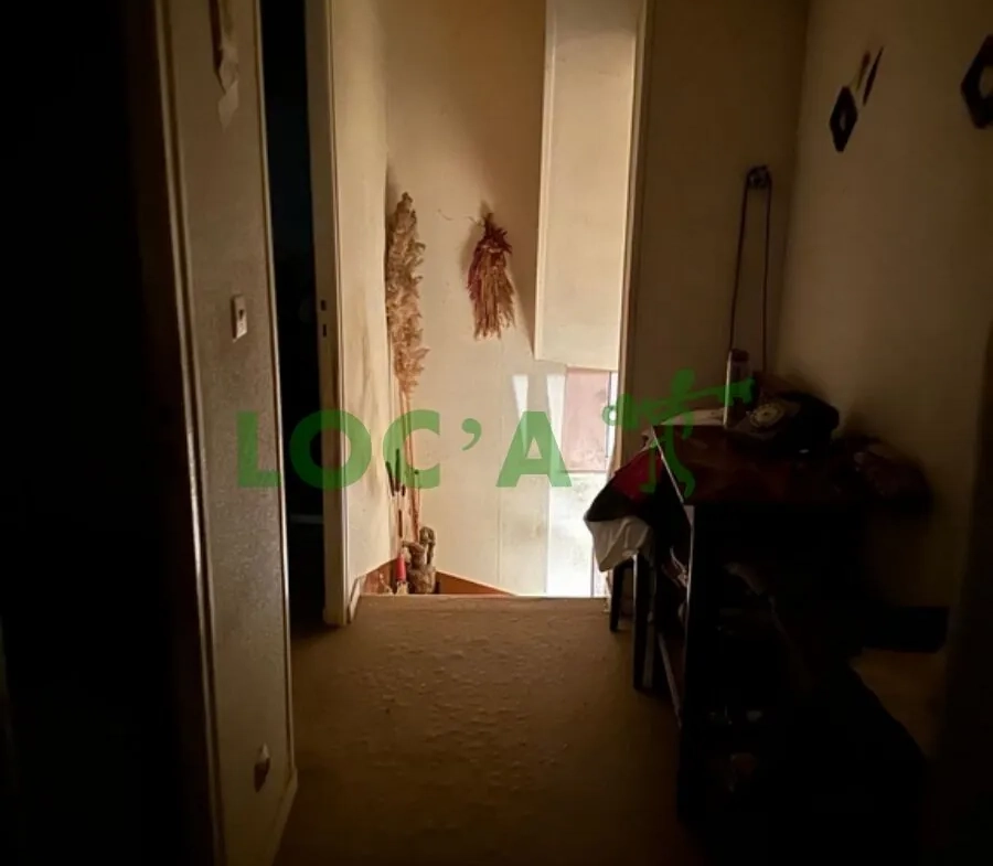 Maison mitoyenne de 75 m² à Genlis à rénover avec jardin 