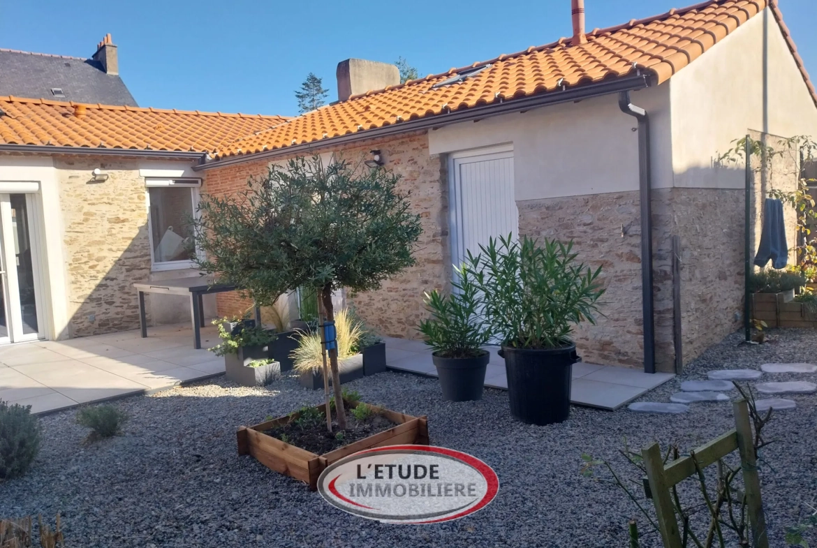 Belle maison rénovée à Sainte-Pazanne avec terrasse et stationnement privé 