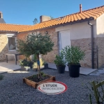 Belle maison rénovée à Sainte-Pazanne avec terrasse et stationnement privé