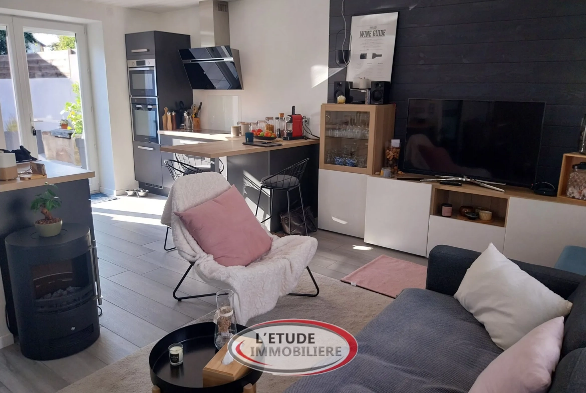 Belle maison rénovée à Sainte-Pazanne avec terrasse et stationnement privé 