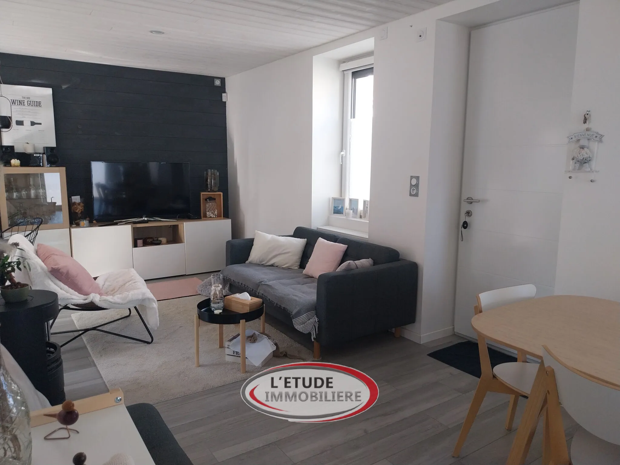 Belle maison rénovée à Sainte-Pazanne avec terrasse et stationnement privé 