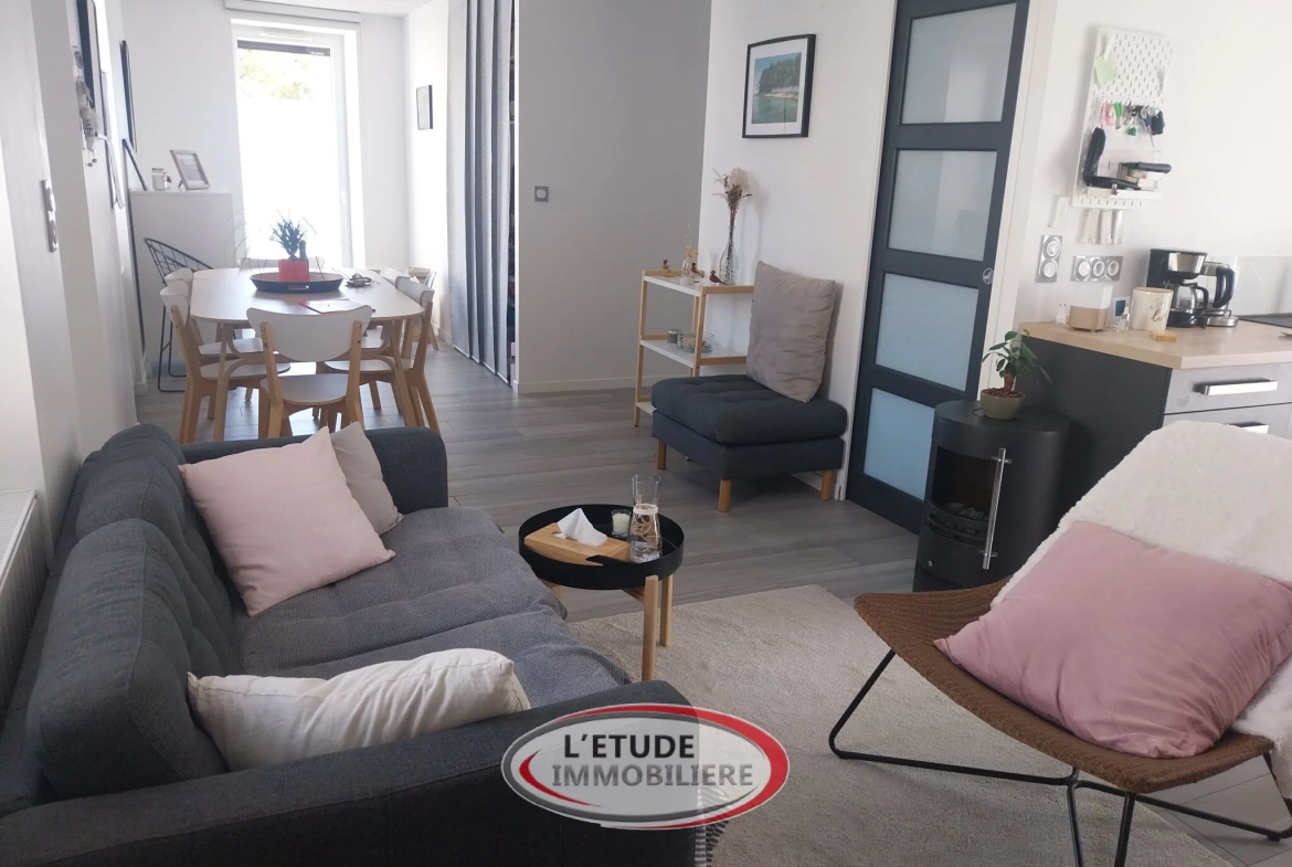 Belle maison rénovée à Sainte-Pazanne avec terrasse et stationnement privé 