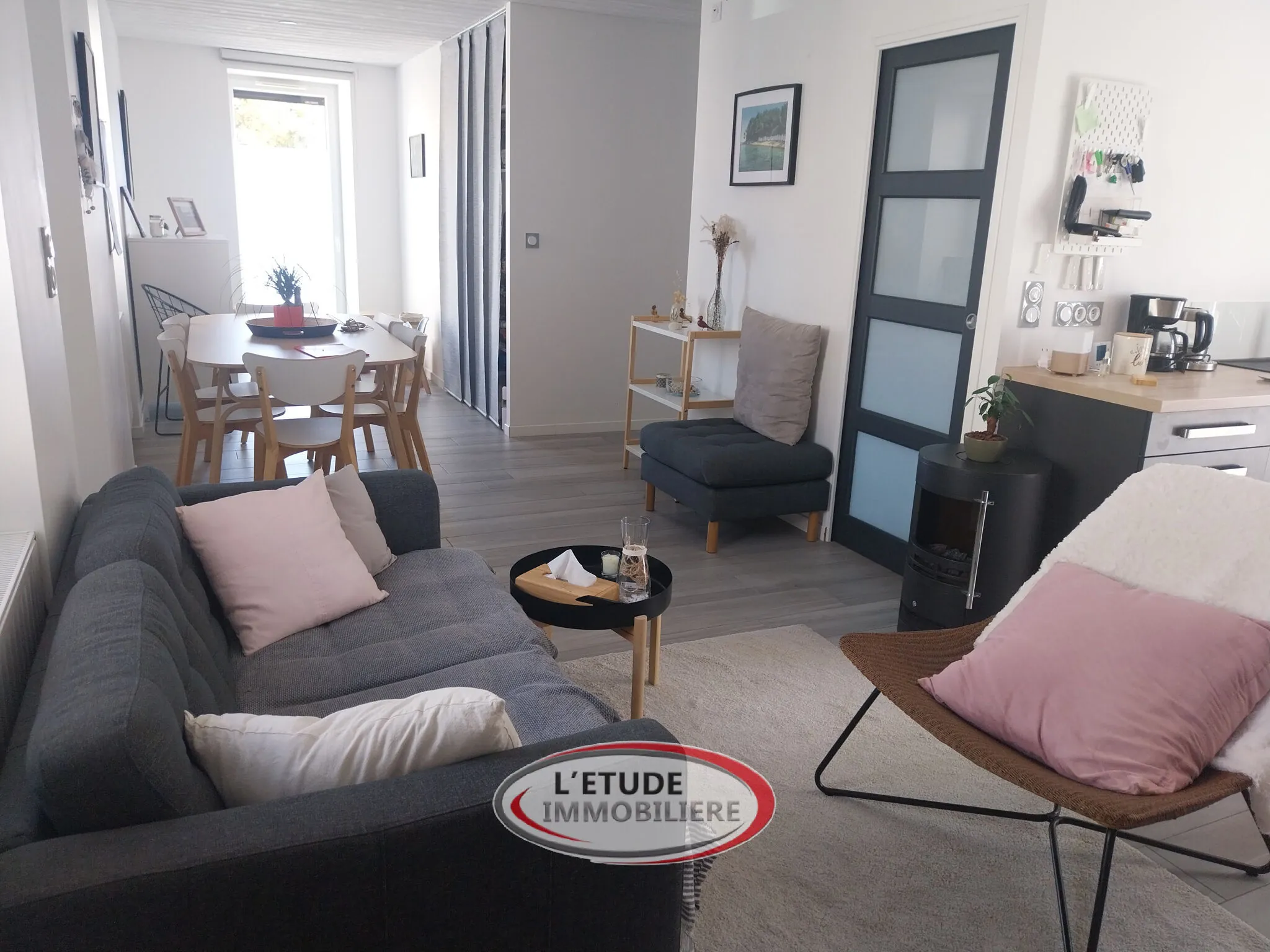 Belle maison rénovée à Sainte-Pazanne avec terrasse et stationnement privé 