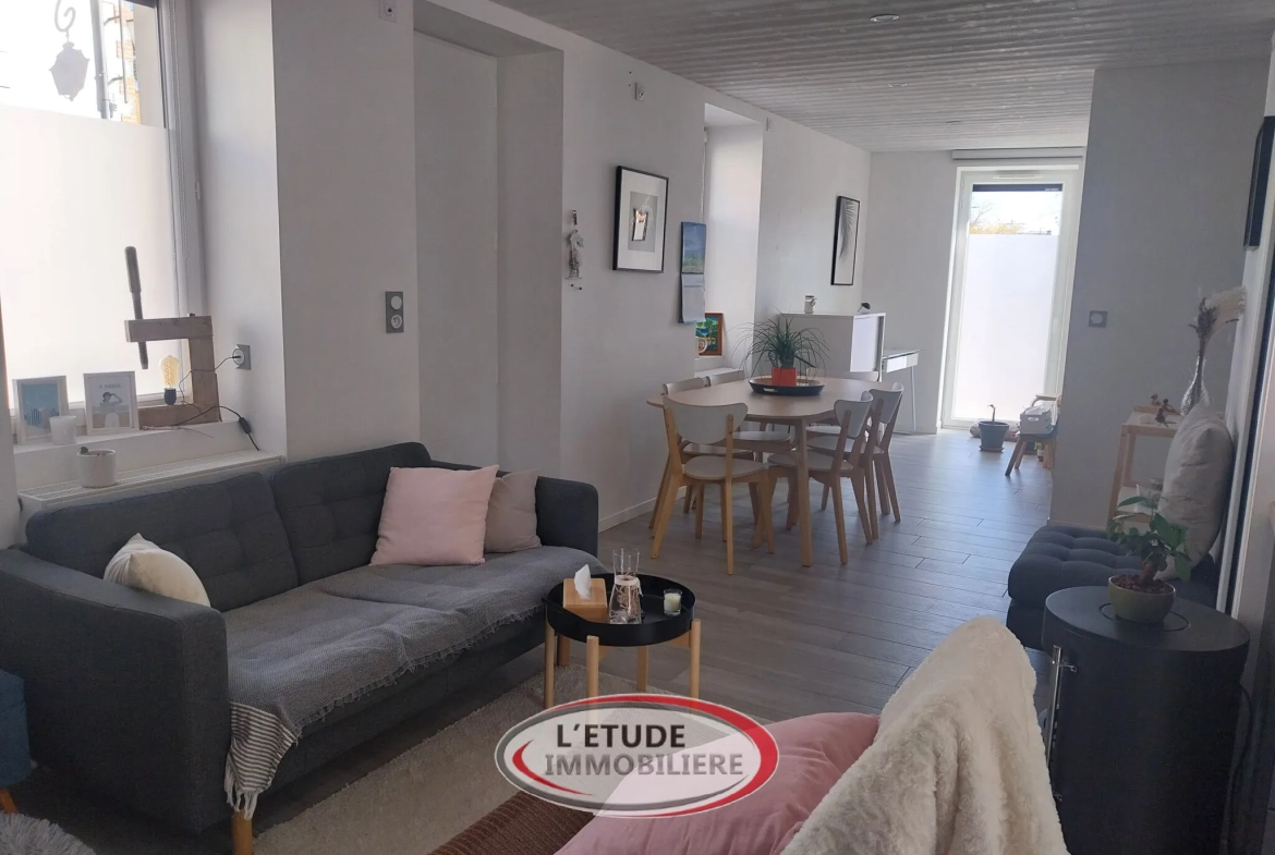 Belle maison rénovée à Sainte-Pazanne avec terrasse et stationnement privé 