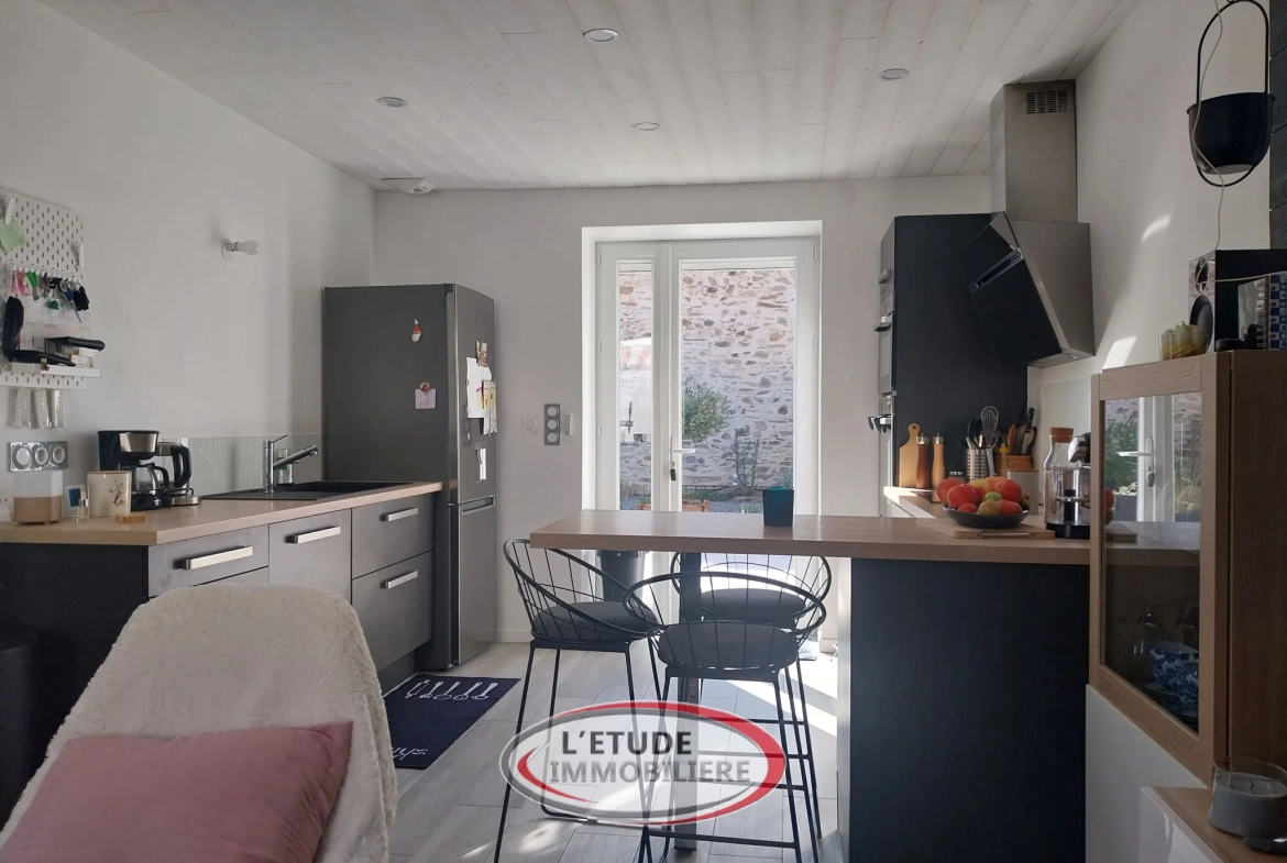 Belle maison rénovée à Sainte-Pazanne avec terrasse et stationnement privé 