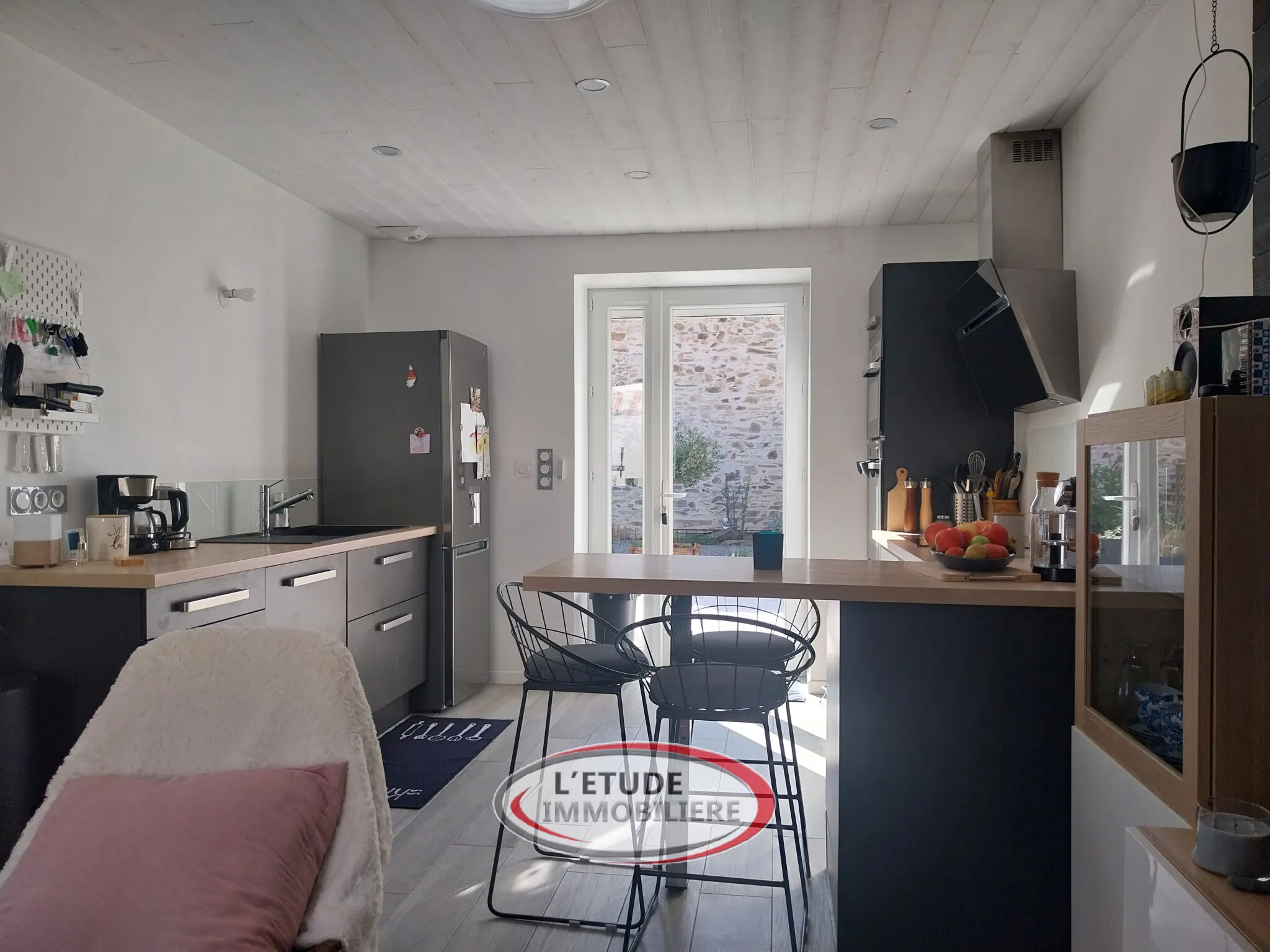 Belle maison rénovée à Sainte-Pazanne avec terrasse et stationnement privé 