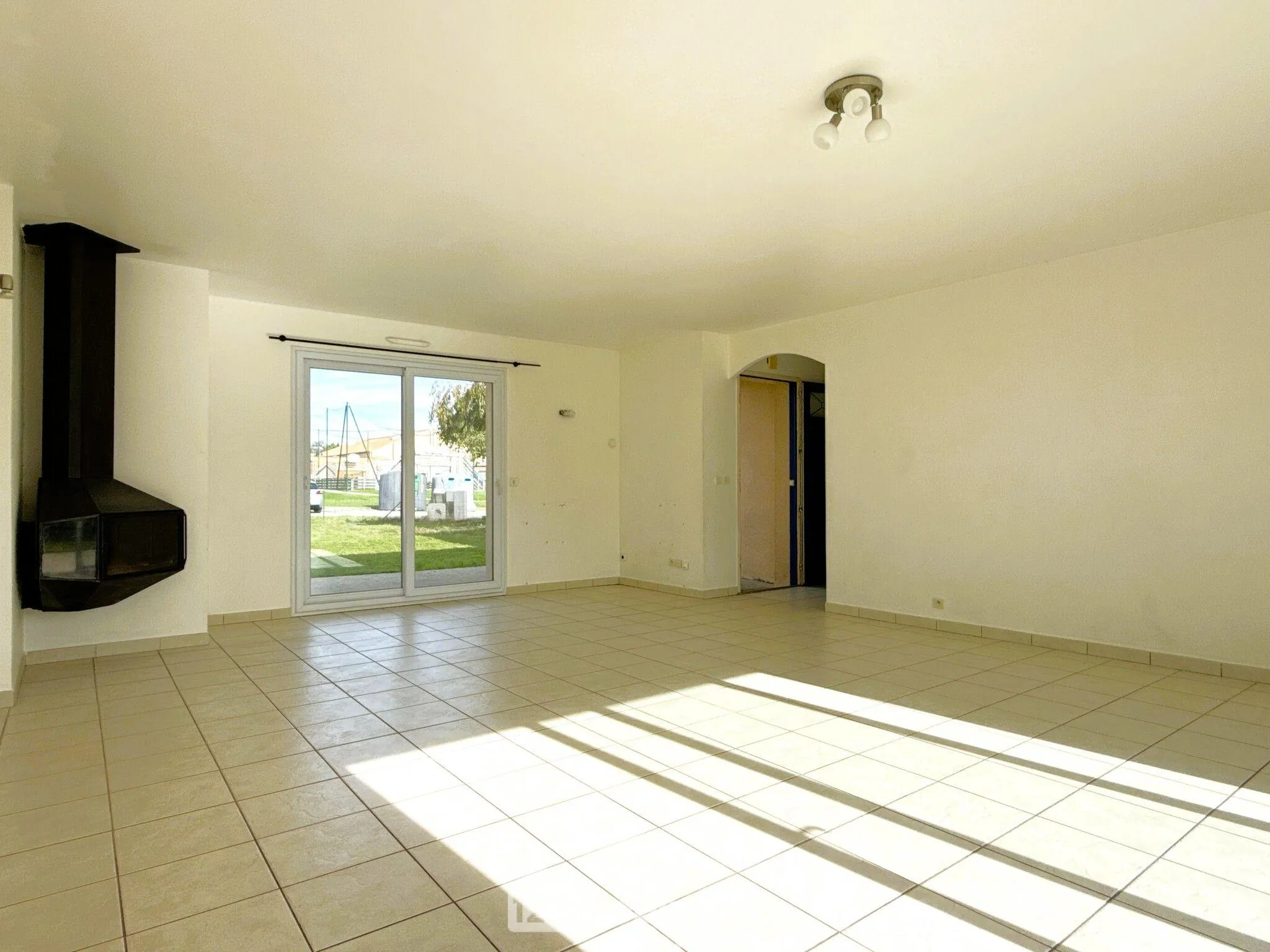 Maison de plain-pied à vendre à Quinçay - 115 m² avec 4 chambres 