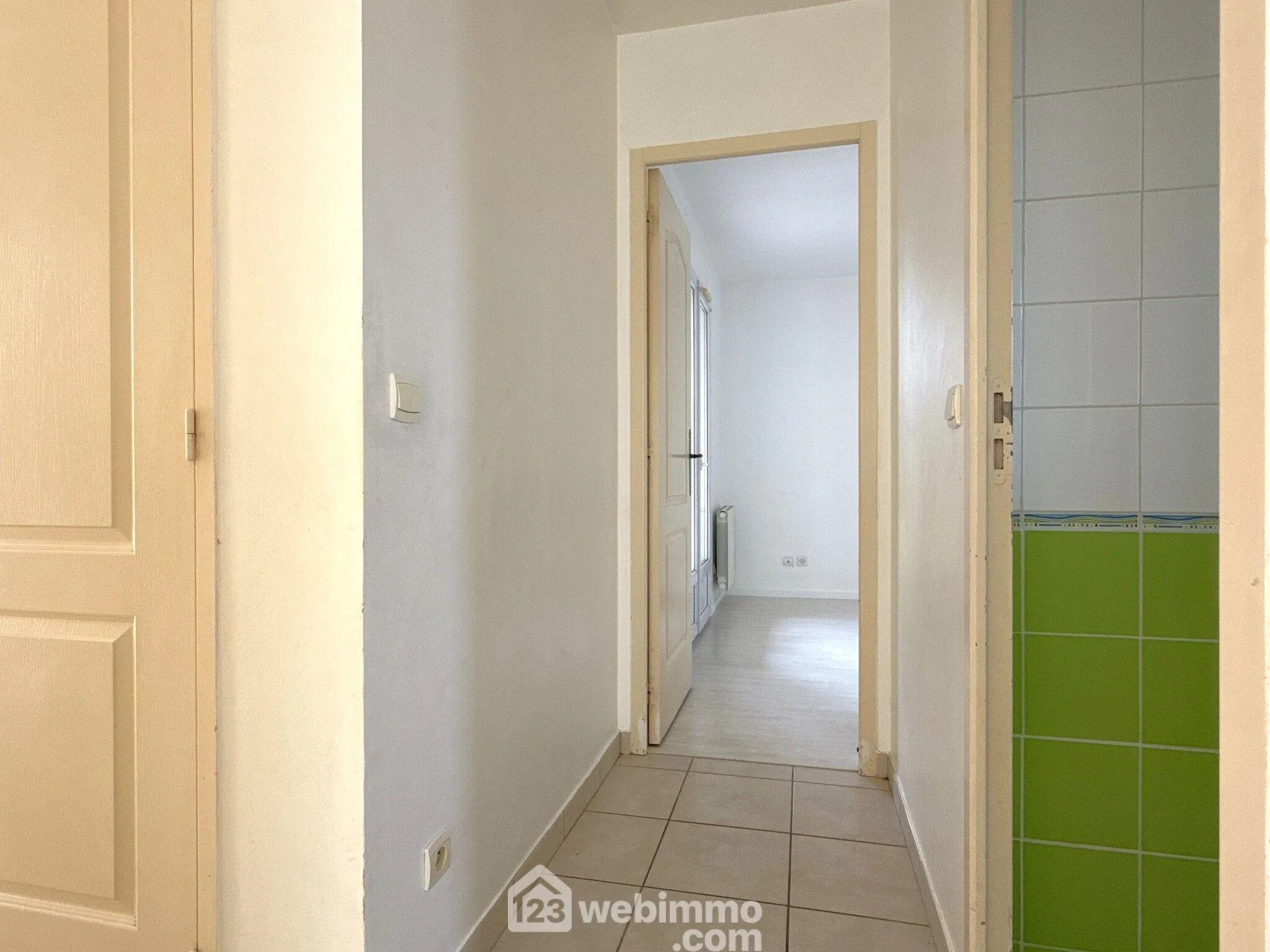 Maison de plain-pied à vendre à Quinçay - 115 m² avec 4 chambres 