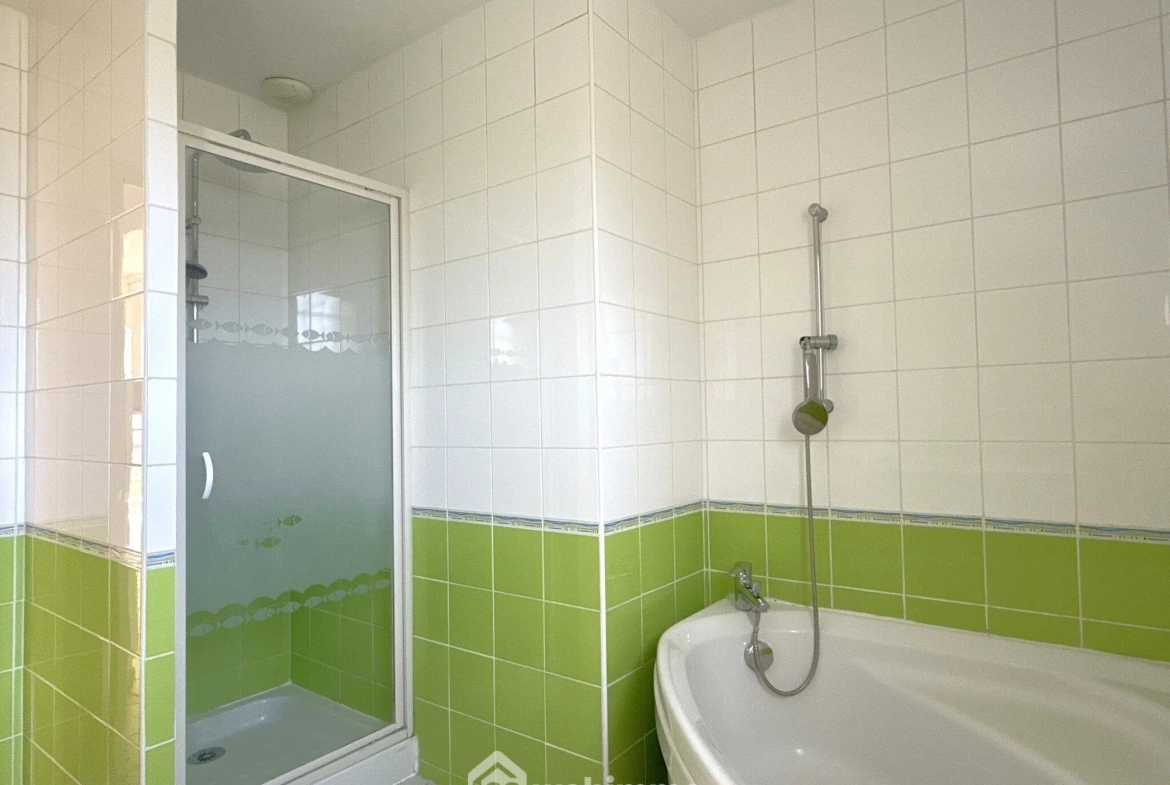 Maison de plain-pied à vendre à Quinçay - 115 m² avec 4 chambres 