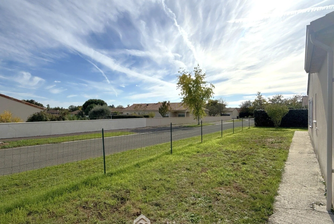 Maison de plain-pied à vendre à Quinçay - 115 m² avec 4 chambres 
