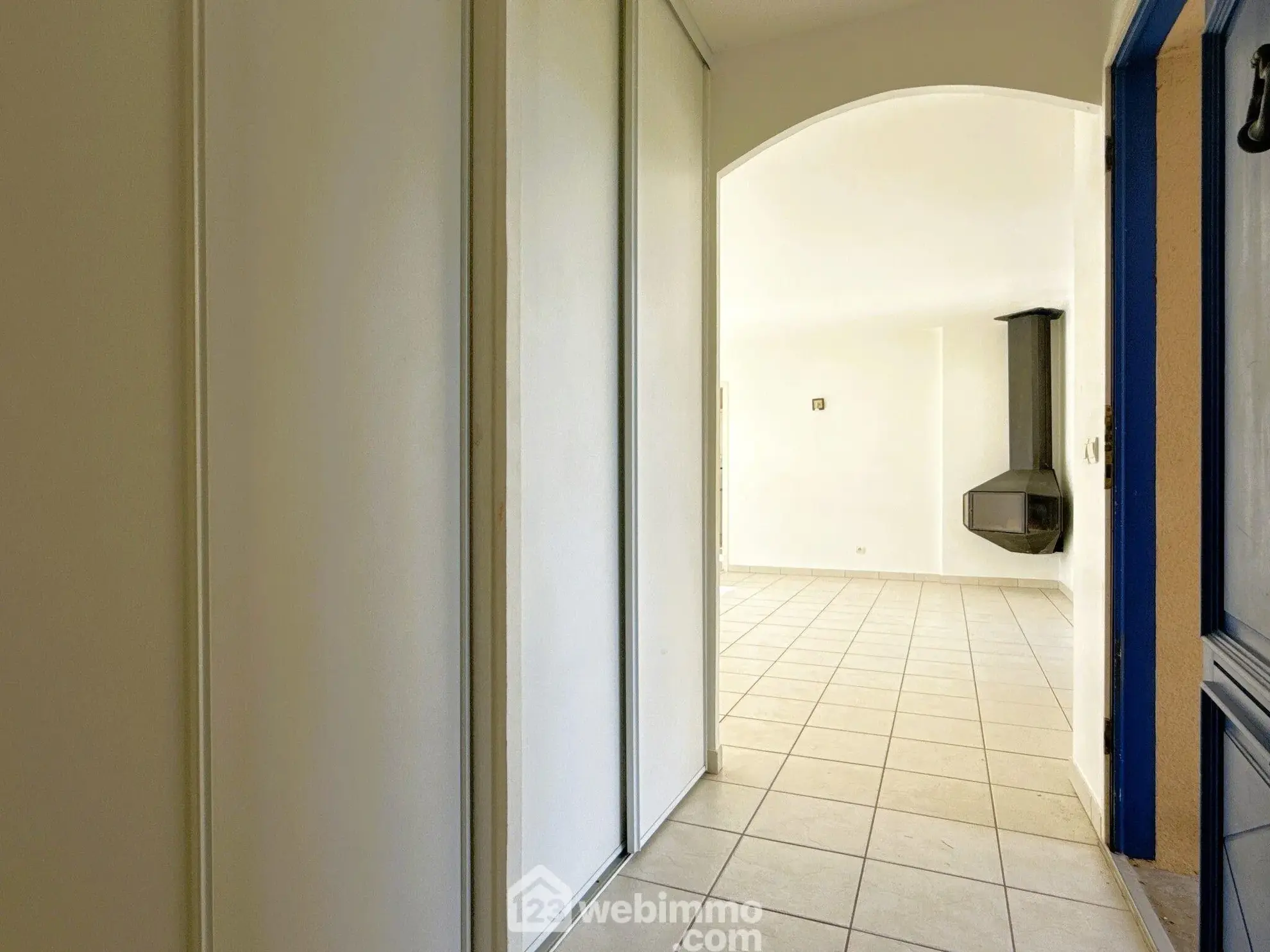 Maison de plain-pied à vendre à Quinçay - 115 m², 4 chambres, garage 