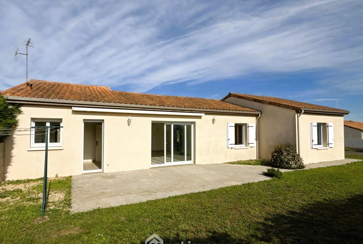 Maison de plain-pied à vendre à Quinçay - 115 m², 4 chambres, garage 