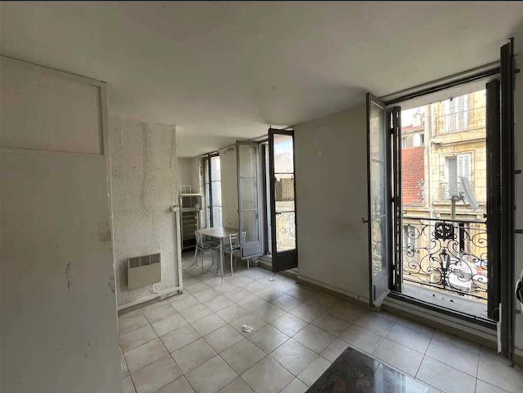 Appartement 1 pièce de 35 m² à Joliette, Marseille - Investissement ou premier achat 