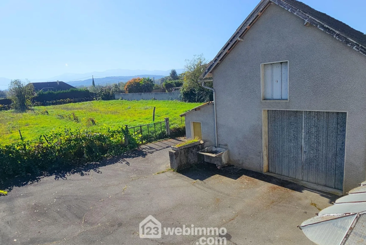 Charmante maison ancienne avec terrain à Baliros, vue Pyrénées 