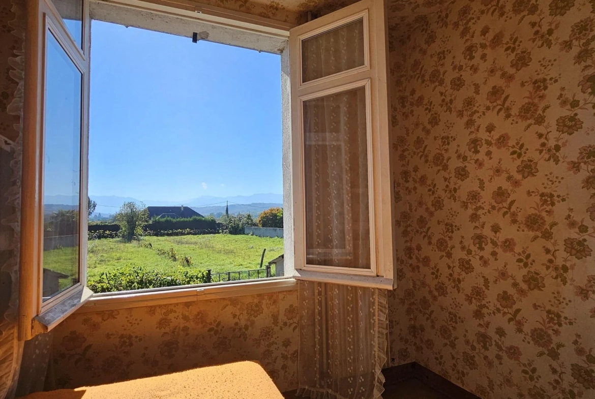 Charmante maison ancienne avec terrain à Baliros, vue Pyrénées 