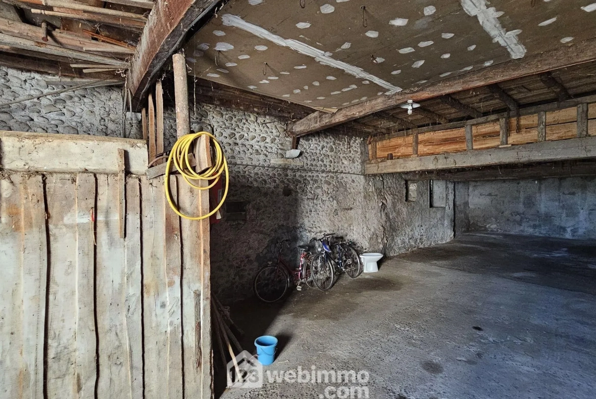 Charmante maison ancienne avec terrain à Baliros, vue Pyrénées 