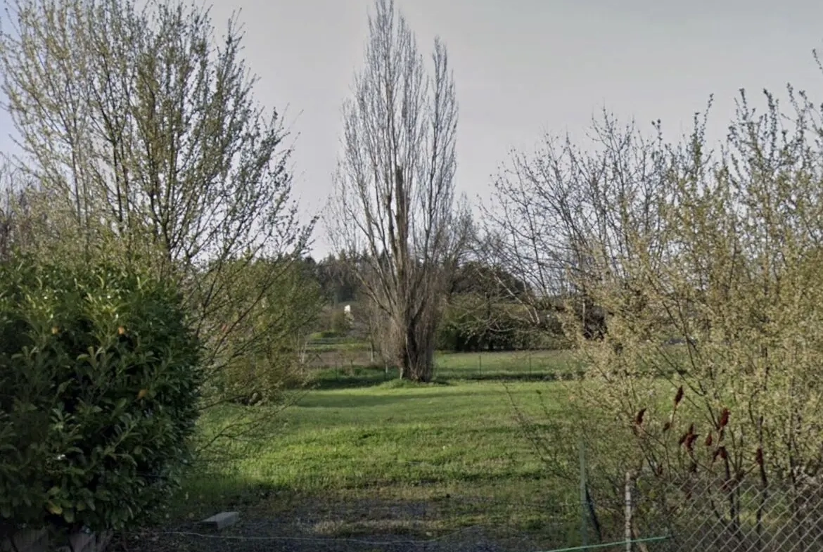 Terrain constructible 1700 m² à Albi proche de Toulouse 