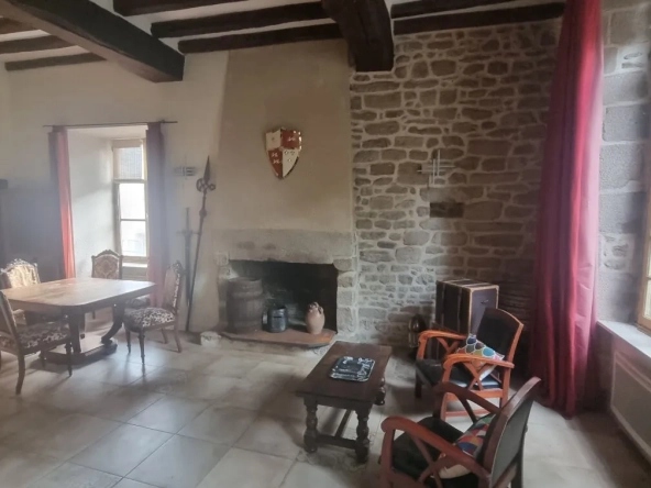 Grand studio avec mezzanine au cœur des remparts de Guérande