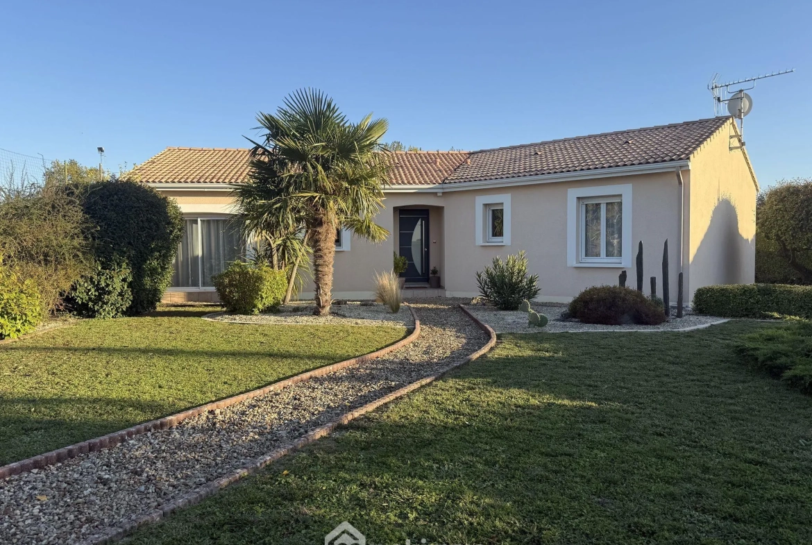 Maison 103m² avec piscine à Champigny en Rochereau 