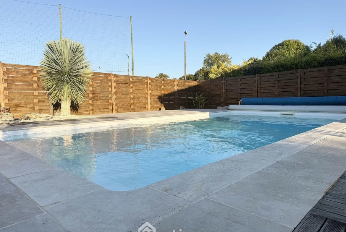 Maison 103m² avec piscine à Champigny en Rochereau 