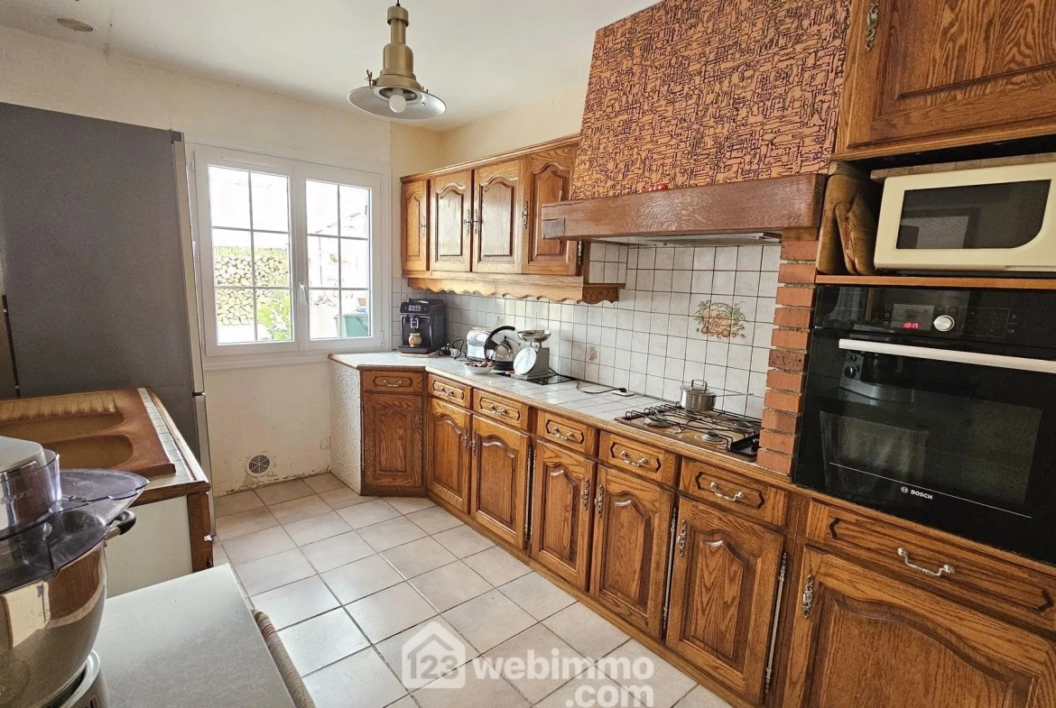 Maison à vendre de 112 m² avec jardin arboré près du Malesherbois 