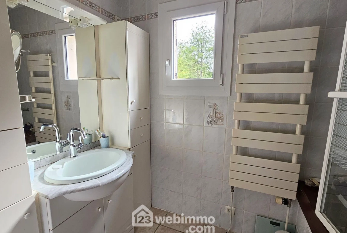 Maison à vendre de 112 m² avec jardin arboré près du Malesherbois 