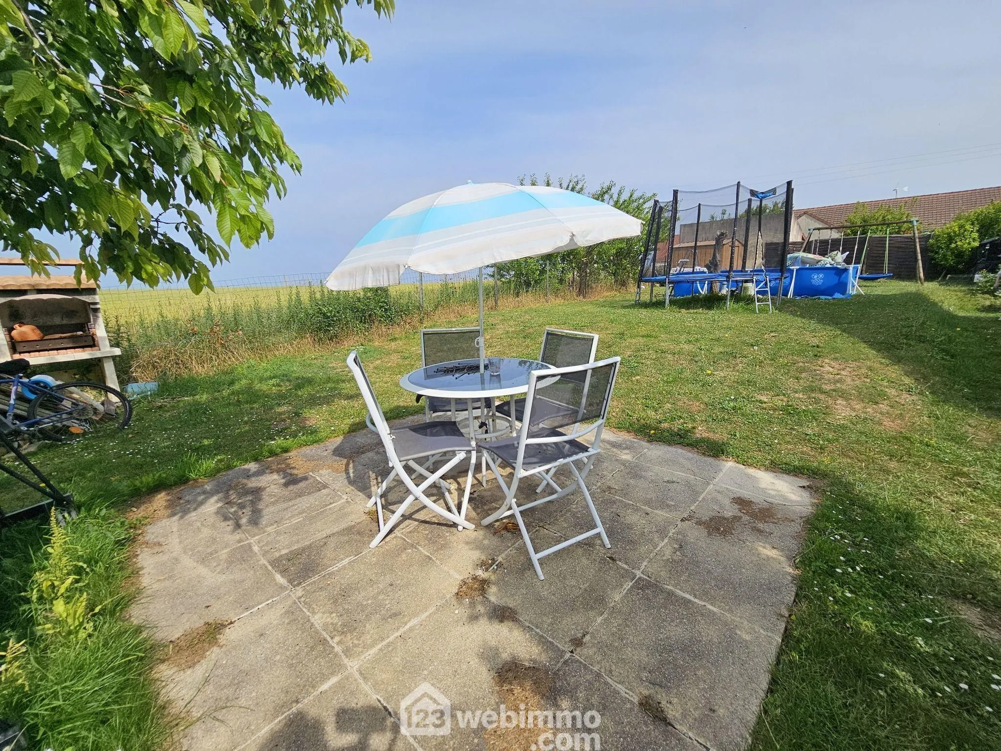 Maison de plain-pied de 100 m² avec jardin à La Grande Paroisse 