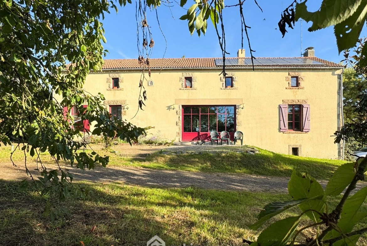 Maison familiale de 200 m² à Saint-Germain-sur-Moine, proche commodités 