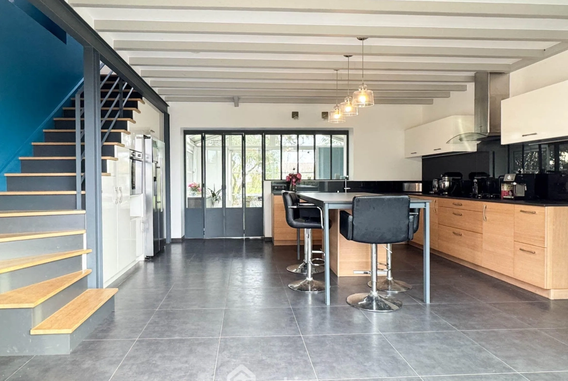 Maison familiale de 200 m² à Saint-Germain-sur-Moine, proche commodités 