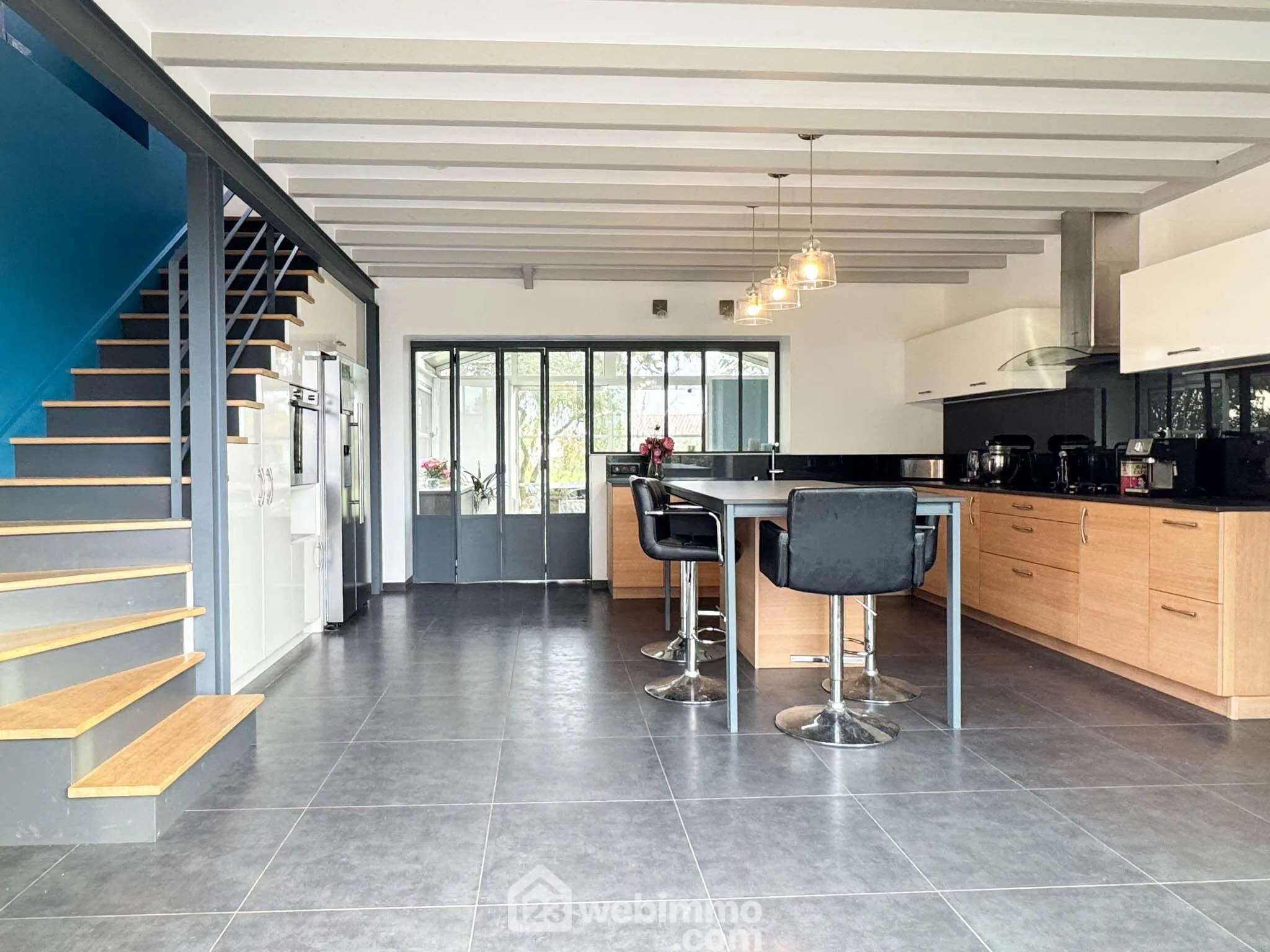 Maison familiale de 200 m² à Saint-Germain-sur-Moine, proche commodités 
