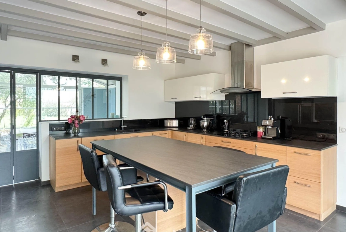Maison familiale de 200 m² à Saint-Germain-sur-Moine, proche commodités 
