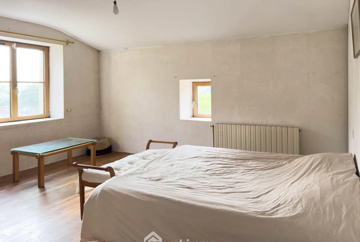 Maison familiale de 200 m² à Saint-Germain-sur-Moine, proche commodités 
