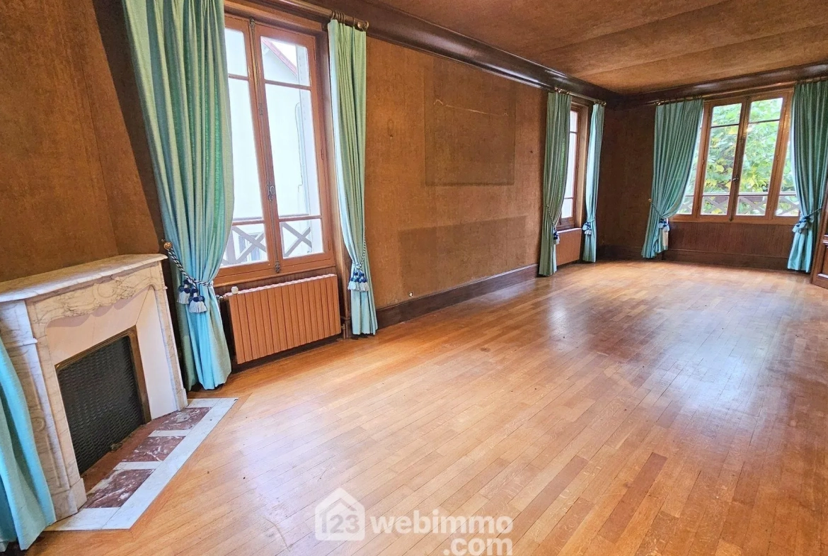 Belle maison bourgeoise de 164 m² à Le Malesherbois avec dépendance et garage 